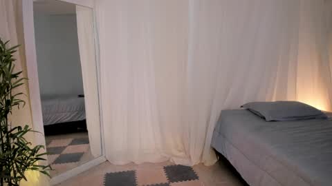 Snapshot of liia_sweett chatting on April 17, 2026, 3:59 pm Lia Sweet online show from April 17, 2026, 3:59 pm
