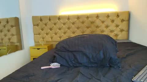 Liiaa Sweett  online show from May 15, 2026, 9:22 pm