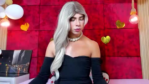 liiacollins online show from December 20, 2025, 7:43 pm