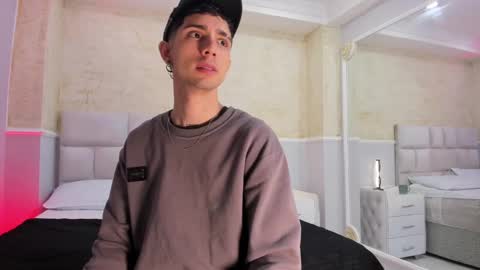 Snapshot of liiamhudson_ chatting on February 4, 2025, 4:15 am L I I A M online show from February 4, 2025, 4:15 am