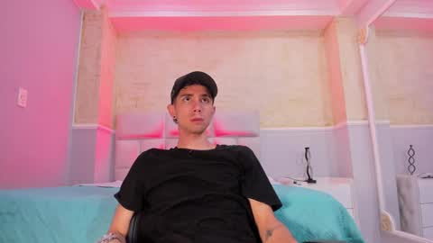 Snapshot of liiamhudson_ chatting on February 7, 2025, 9:26 am L I I A M online show from February 7, 2025, 9:26 am