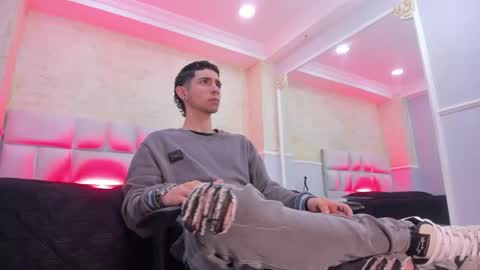 Snapshot of liiamhudson_ chatting on February 18, 2025, 4:15 am L I I A M online show from February 18, 2025, 4:15 am