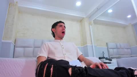 Snapshot of liiamhudson_ chatting on February 21, 2025, 5:02 am L I I A M online show from February 21, 2025, 5:02 am