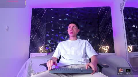 Snapshot of liiamhudson_ chatting on March 9, 2025, 1:48 pm L I I A M online show from March 9, 2025, 1:48 pm