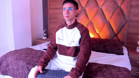 Snapshot of liiamhudson_ chatting on February 24, 2026, 9:46 pm L I I A M online show from February 24, 2026, 9:46 pm