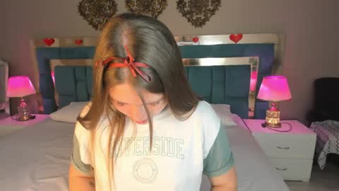 Snapshot of liiavelvet chatting on April 2, 2026, 3:48 am Lia online show from April 2, 2026, 3:48 am