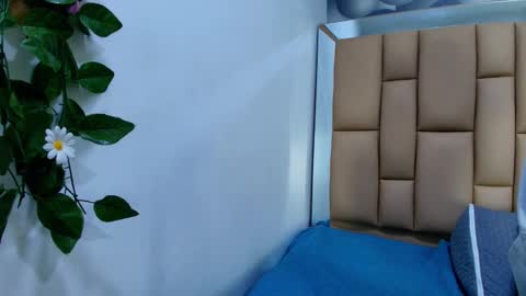 Snapshot of liil_miia chatting on February 16, 2026, 7:10 pm Miia online show from February 16, 2026, 7:10 pm