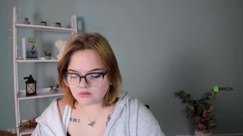 lika_pop online show from November 15, 2025, 9:50 am