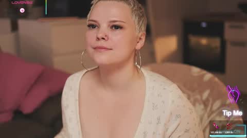 likaaberry online show from November 6, 2025, 5:30 am