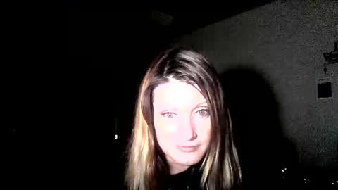 Snapshot of likerightnow chatting on November 19, 2025, 6:24 am likerightnow online show from November 19, 2025, 6:24 am