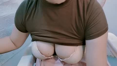 likixi online show from March 22, 2026, 1:42 am