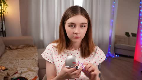 Mia online show from April 6, 2026, 7:53 am