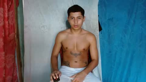 Snapshot of lil_condor_baby chatting on September 22, 2025, 9:39 pm lil_condor_baby online show from September 22, 2025, 9:39 pm