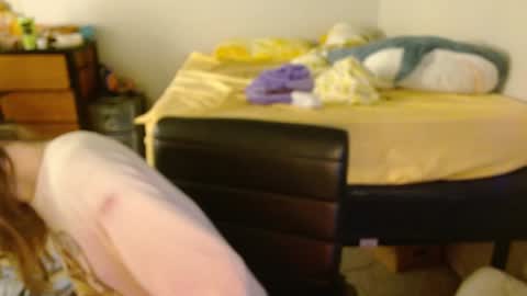 Snapshot of lil_gem chatting on December 24, 2024, 10:39 pm lil gemmie online show from December 24, 2024, 10:39 pm