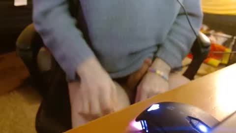 Snapshot of lil_gem chatting on January 5, 2025, 10:19 pm lil gemmie online show from January 5, 2025, 10:19 pm