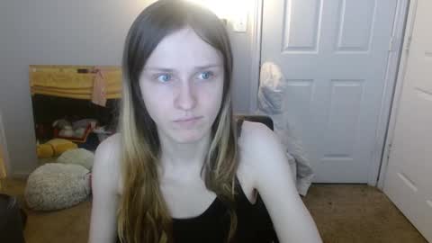 Snapshot of lil_gem chatting on January 8, 2025, 6:52 pm lil gemmie online show from January 8, 2025, 6:52 pm