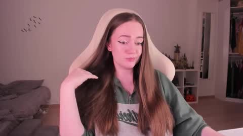 Snapshot of lil_happiness chatting on November 28, 2025, 8:11 pm for free registration 3 online show from November 28, 2025, 8:11 pm