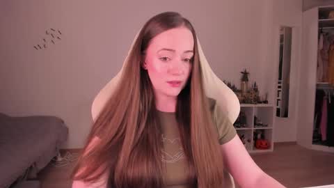 Snapshot of lil_happiness chatting on December 1, 2025, 6:46 pm for free registration 3 online show from December 1, 2025, 6:46 pm