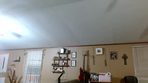 lil_luluvert online show from April 8, 2026, 4:34 am