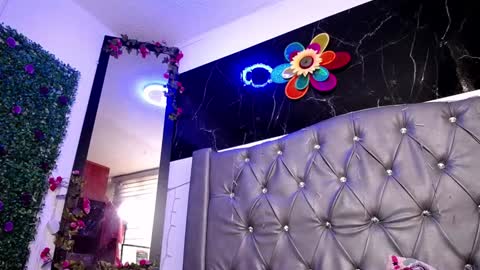   online show from January 28, 2025, 12:43 pm