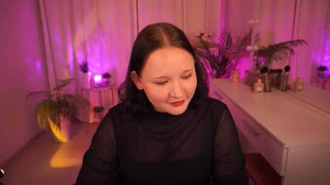  Lila  online show from October 11, 2025, 1:42 pm