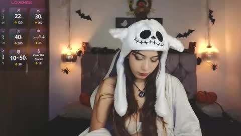 lila_min online show from October 9, 2025, 2:15 pm