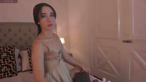 Snapshot of lilaclark chatting on April 17, 2026, 9:51 pm Lila Clark online show from April 17, 2026, 9:51 pm
