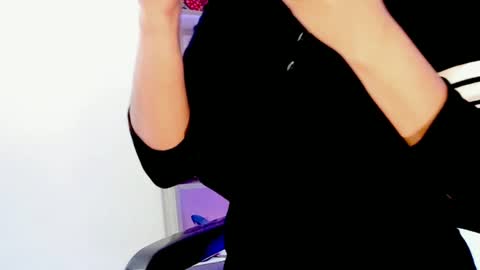 Lilah Sweet online show from February 9, 2025, 1:25 pm