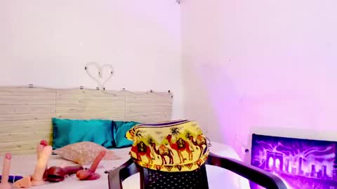 Lilah Sweet online show from April 19, 2026, 6:21 pm