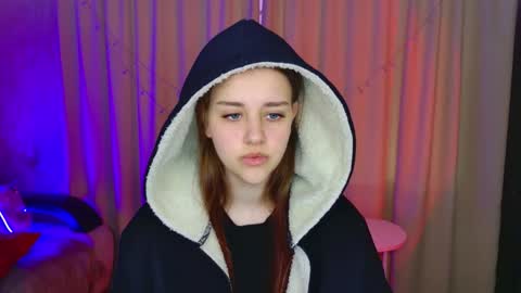 LilaSparkling online show from May 10, 2026, 4:50 am