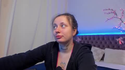 LilaVame online show from November 4, 2025, 9:03 pm