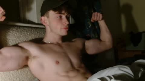 lilbearxxxx online show from February 16, 2025, 9:48 pm