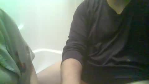 lilbratty_clouds_ogpuffdragon online show from January 12, 2025, 1:48 pm