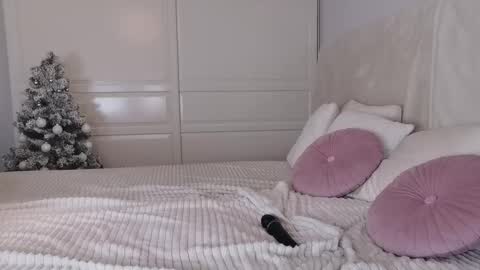 Snapshot of lilemilyy chatting on December 18, 2024, 8:20 am Emily online show from December 18, 2024, 8:20 am