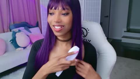 evie online show from September 9, 2025, 2:00 am