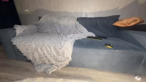 Lili online show from March 25, 2026, 5:41 pm