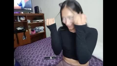 lili__lopez777 online show from November 27, 2025, 8:33 pm