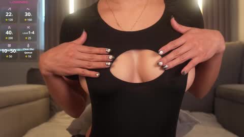 lili online show from October 24, 2025, 2:02 pm