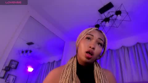 Lili online show from October 9, 2025, 2:42 am