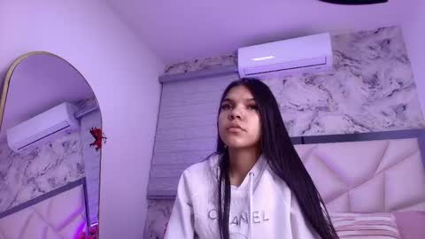 Snapshot of lili_jhonson chatting on April 4, 2026, 11:51 am Lily online show from April 4, 2026, 11:51 am