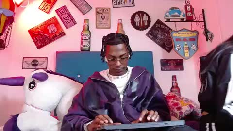 Snapshot of lili_roussi chatting on December 4, 2025, 1:48 am lili_roussi online show from December 4, 2025, 1:48 am