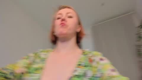 Snapshot of lilian_kroft chatting on April 25, 2026, 12:08 pm LIL online show from April 25, 2026, 12:08 pm
