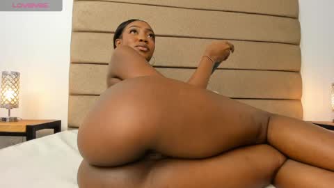 LILIAN  online show from March 12, 2025, 1:36 am