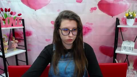 lilianashine online show from April 5, 2026, 5:04 am