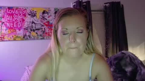 LilianaX online show from May 17, 2026, 9:49 am