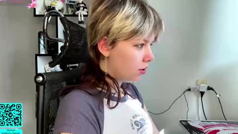 Lilian online show from March 11, 2026, 7:14 am