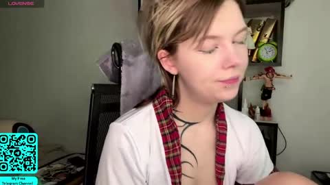 Snapshot of liliandaniels chatting on June 5, 2026, 7:14 am Lilian online show from June 5, 2026, 7:14 am
