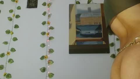 yesica online show from October 22, 2025, 1:28 am