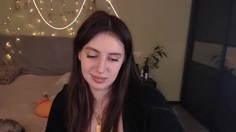 Lilu online show from November 15, 2025, 2:53 am