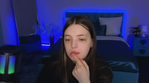 Lili Bakery online show from March 4, 2025, 3:44 am